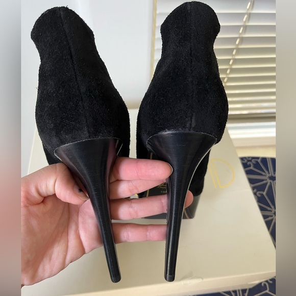 **SOLD ELSEWHERE** NWT Joan and David Booties, Black Faux Suede Heels, size 10 - Picture 6 of 15